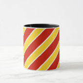 金ゴールドか赤と白バンドは、傾けられて縞で飾りましたり、曲がりました マグカップ (中央)