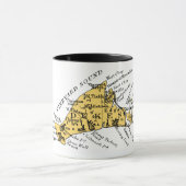 金ゴールドで黒いヴィンテージのマーサのブドウ園 マグカップ (中央)