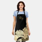 金ゴールドとイエローハッピー50周年記念バラエプロン エプロン (着用した状態)