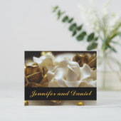 金ゴールドとクリームバラ結婚式招待状カード インビテーションポストカード (スタンド正面)