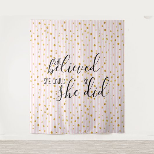 金ゴールドとストライプピンクの信じドット タペストリー (正面)