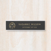 金ゴールドとブラックスケールの正義弁護士 サインプレート (正面)