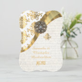 金ゴールドとホワイトパーチメントのダマスク結婚式メニュー メニュー (スタンド正面)