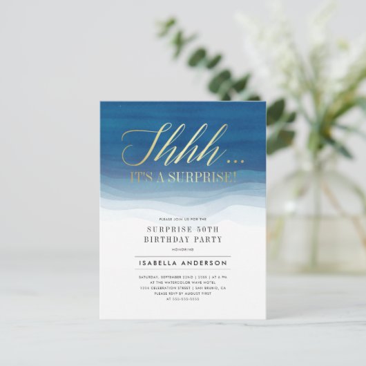 金ゴールドと水彩驚きの誕生日招待状 インビテーションポストカード (スタンド正面)