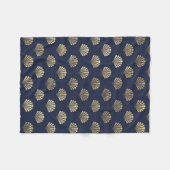 金ゴールドと海軍ヴィンテージアールデコの花模様 フリースブランケット (正面(横))