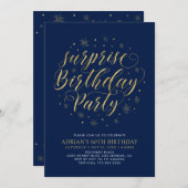 金ゴールドと海軍 |シックモダンサプライズ誕生日パーティー 招待状 (正面/裏面)