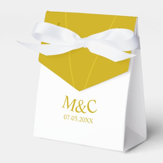 金ゴールドと白いシックなリボン付きモノグラムテント フェイバーボックス (正面サイド)