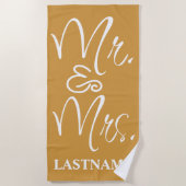 金ゴールドと白のミセス・カスタム ビーチタオル (正面)