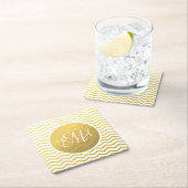 金ゴールドと白モノグラムの山パーソナライズされた形 スクエアペーパーコースター (インサイチュ)