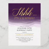 金ゴールドと紫王室の水色サプライズ誕生日 箔招待状ポストカード (正面)