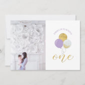 金ゴールドと紫色のバルーン |女の子の最初の誕生日パーティー 招待状 (正面)