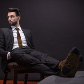 金ゴールドと茶色のボーリングピンパターン ネクタイ