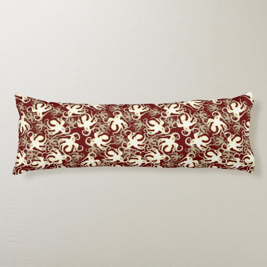 金ゴールドと赤の繰り返しモチーフ |タコ模様 ボディピロー (正面)