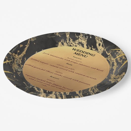 金ゴールドと黒の大理石テーマ結婚のメニュー ペーパープレート (アングル)