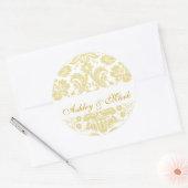 金ゴールドのアイボリーの花嫁の新郎のダマスク織の結婚式のステッカー ラウンドシール (封筒)