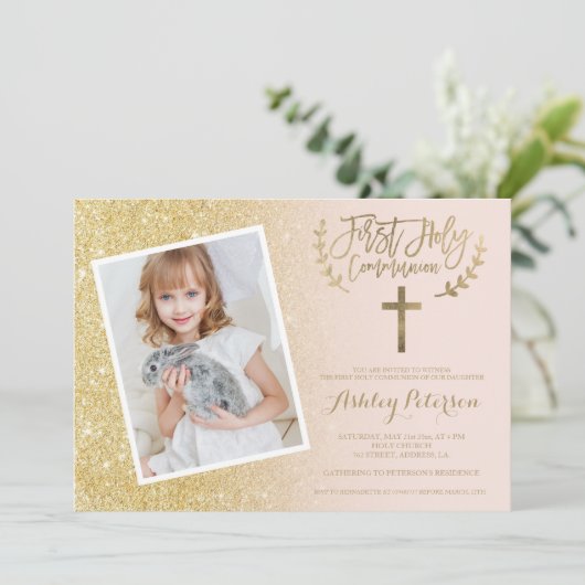 金ゴールドのグリッターの十字のピンクの写真の最初聖餐式 招待状 (スタンド正面)