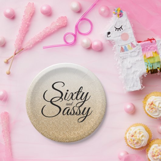 金ゴールドのグリッターグラデーションな60および粋な第60誕生日 ペーパープレート (パーティー)