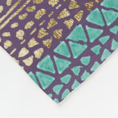 金ゴールドのティール（緑がかった色）および紫色の矢の種族のアステカなパターン フリースブランケット (角)