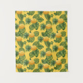 金ゴールドのパイナップル及び熱帯葉 タペストリー (正面)