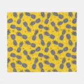 金ゴールドのパイナップル フリースブランケット (正面(横))