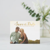 金ゴールドの保存日付のタイポグラフィの発表 ポストカード (スタンド正面)