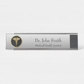 金ゴールドの専門の医学のケリュケイオンの机の名札 デスクネームプレート (正面)