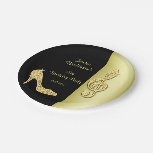 金ゴールドの小剣及び三重の裂け目の誕生日 ペーパープレート (アングル)