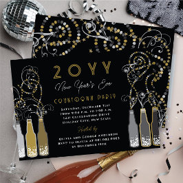 金ゴールドの泡立つボトルが大晦日のパーティーを渦巻く 招待状