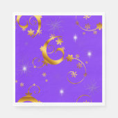 金ゴールドの渦巻きと星の紫のクリスマス スタンダードランチョンナプキン (正面)