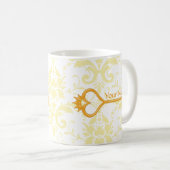 金ゴールドの王冠のハートの鍵 コーヒーマグカップ (正面右)