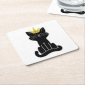 金ゴールドの王冠を持つ着席の黒猫 スクエアペーパーコースター (アングル)