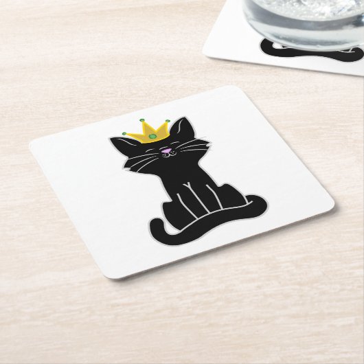金ゴールドの王冠を持つ着席の黒猫 スクエアペーパーコースター (アングル)