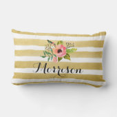 金ゴールドの白のストライプのシックな水彩画の花のモノグラム ランバークッション (裏面)