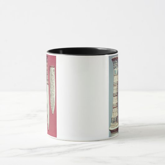 金ゴールドの短剣および外装のTutankhamunの宝物、c.13 マグカップ (中央)