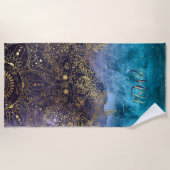 金ゴールドの花の曼荼羅および紙吹雪のイメージ ビーチタオル (正面)