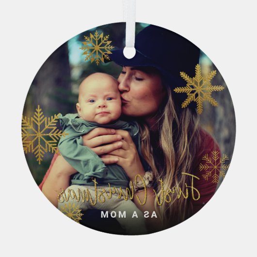 金ゴールドの雪の結晶初めてのクリスマスをママ写真として ガラスオーナメント (裏面)