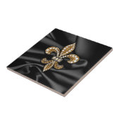 金ゴールドの黒い（紋章の）フラ・ダ・リのサテンの宝石 タイル (側面)