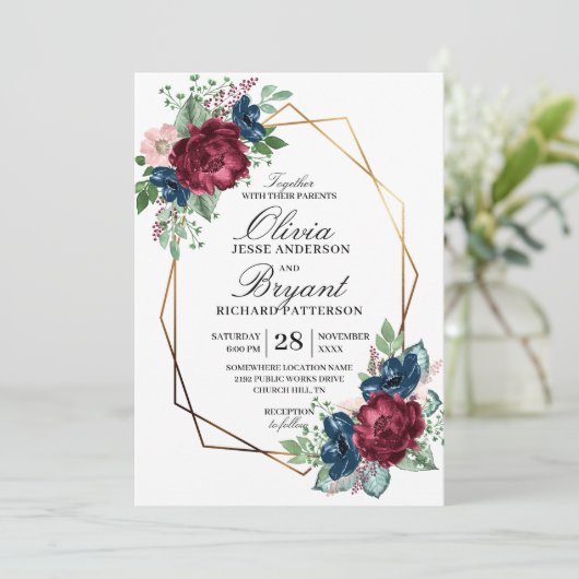 金ゴールドのGeo海軍バーガンディの花の結婚式 招待状 (スタンド正面)