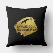 「金ゴールドのtouchを持った凶暴な魂」 クッション (裏面)