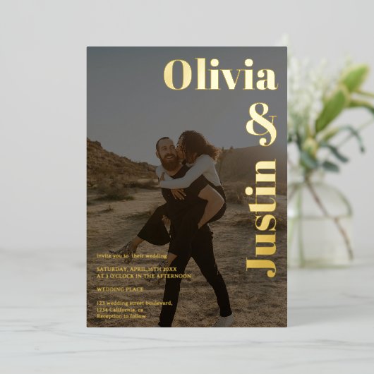 金ゴールドはっきりしたブラック名2枚結婚の写真 箔招待状 (立ち正面)