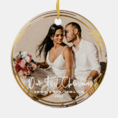 金ゴールドは私たちの初めてのクリスマスの写真を囲んだ セラミックオーナメント (裏面)