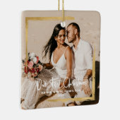 金ゴールドは私たちの初めてのクリスマスの写真を囲んだ セラミックオーナメント (右)