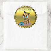 金ゴールドよくはしゃぐふんわりとしたかわいい子猫 ラウンドシール (バッグ)