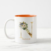 金ゴールドアルファベットNモノグラム |葉 ツートーンマグカップ (左)