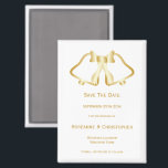 金ゴールドウェディング日付を保存するマグネットベルリボン マグネット<br><div class="desc">ミニマル結婚式は日付のマグネットベルのデザインを保存。このカスタマイズ金ゴールドの色の結婚式は、あなたの詳細と日付の磁石を結婚保存する。このペー救済ジのリン連絡クを介して私たちと一緒に何か必要な場合。金ゴールドベルのデザインパーソナライズされたウェディングデイトマグネットを保存</div>