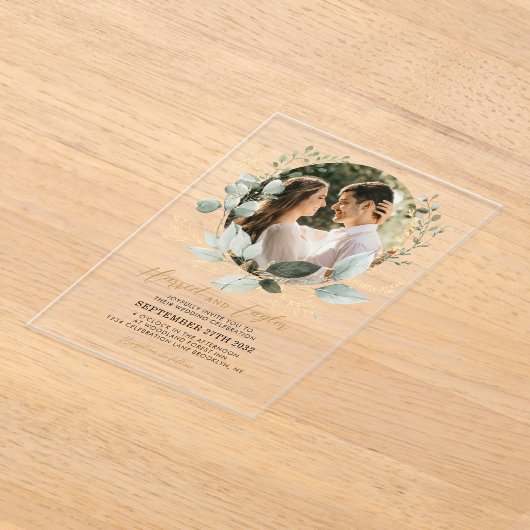 金ゴールドエレガントと緑のユーカリ写真結婚の アクリル招待状 (レイダウン)