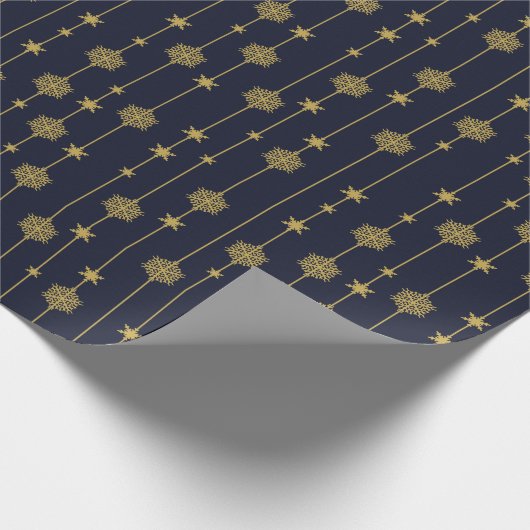 金ゴールドエレガントの雪が青いクリスマスに輝く ラッピングペーパー (角)