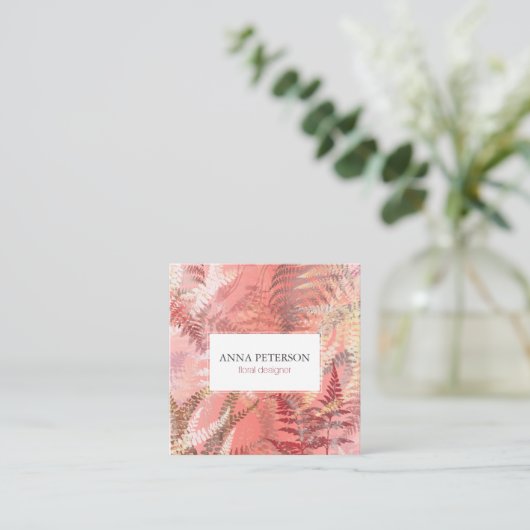 金ゴールドエレガントコーラルピンクファーン葉ズ スクエア名刺 (スタンド正面)