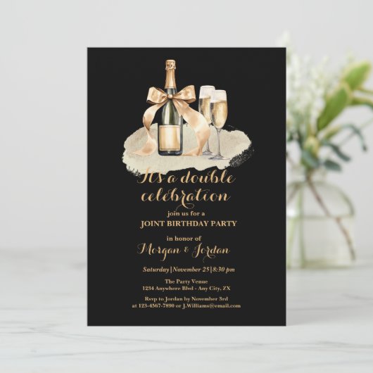 金ゴールドエレガントダブルお祝いジョイント誕生日 招待状 (スタンド正面)