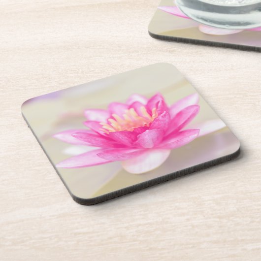 金ゴールドエレガントロータス、ヨガ コースター (左側)